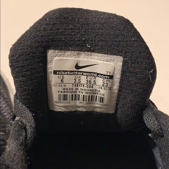 Nike black running shoes - Picture 4 of 5